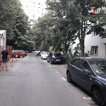 Black & White * Βουκουρέστι